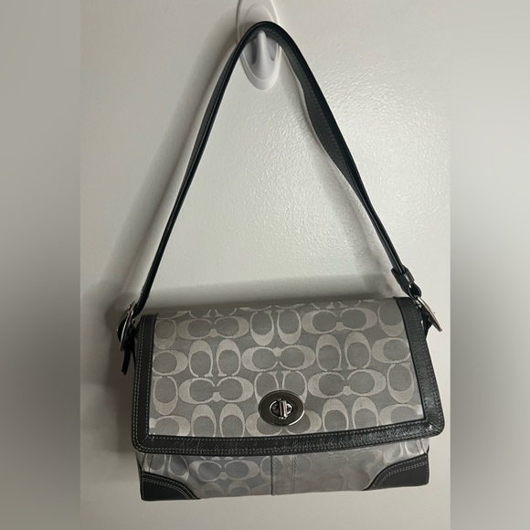 Coach Hampton Signature Shoulder/Sling
Bag - Picture 1 of 7